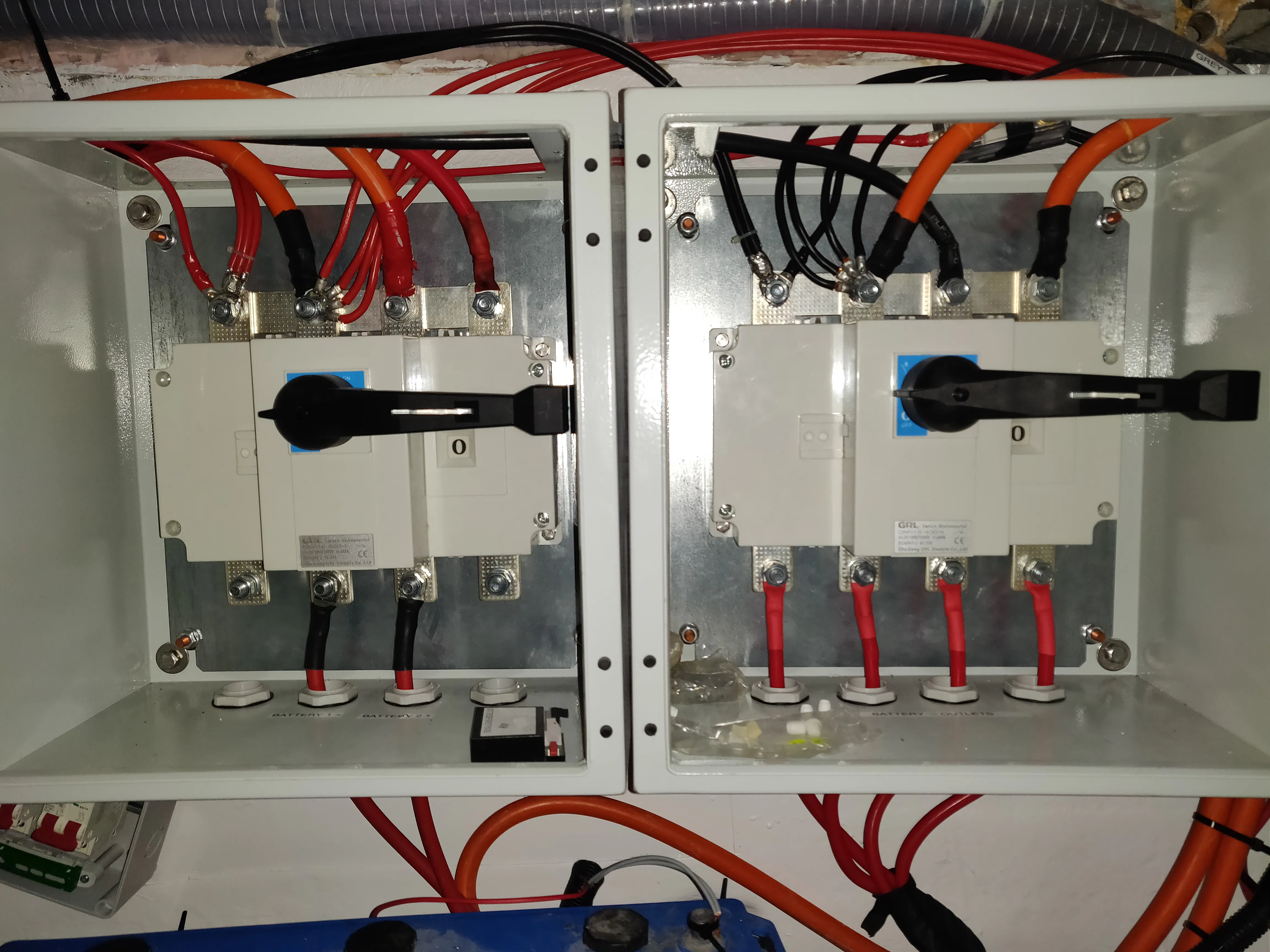 96DVC bus bar switches.