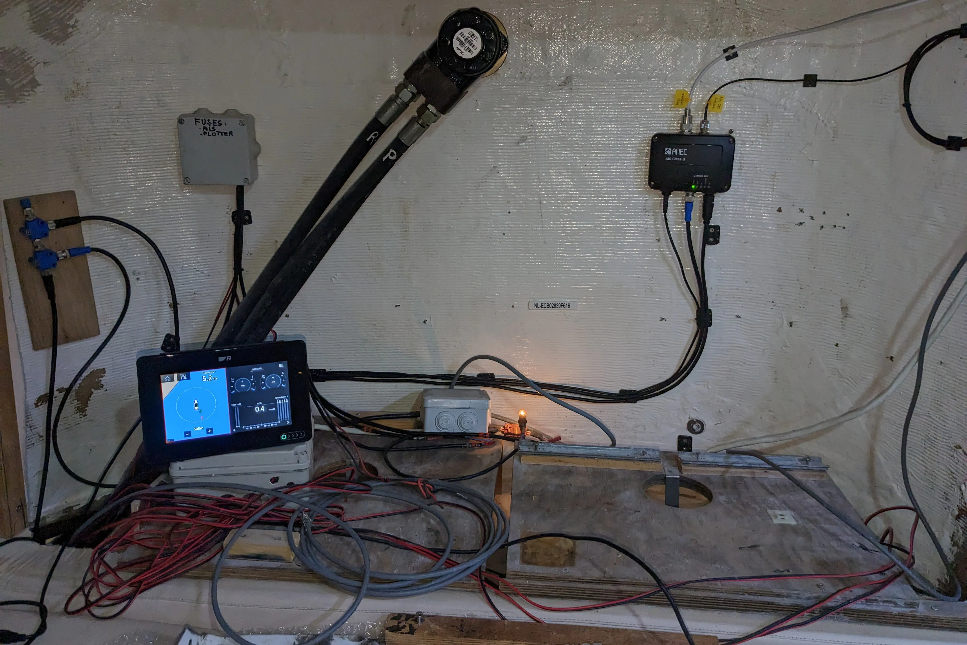 NMEA2000 bus termination under the flydeck instrument panel NMEA2000 bus termination under the flydeck instrument panel