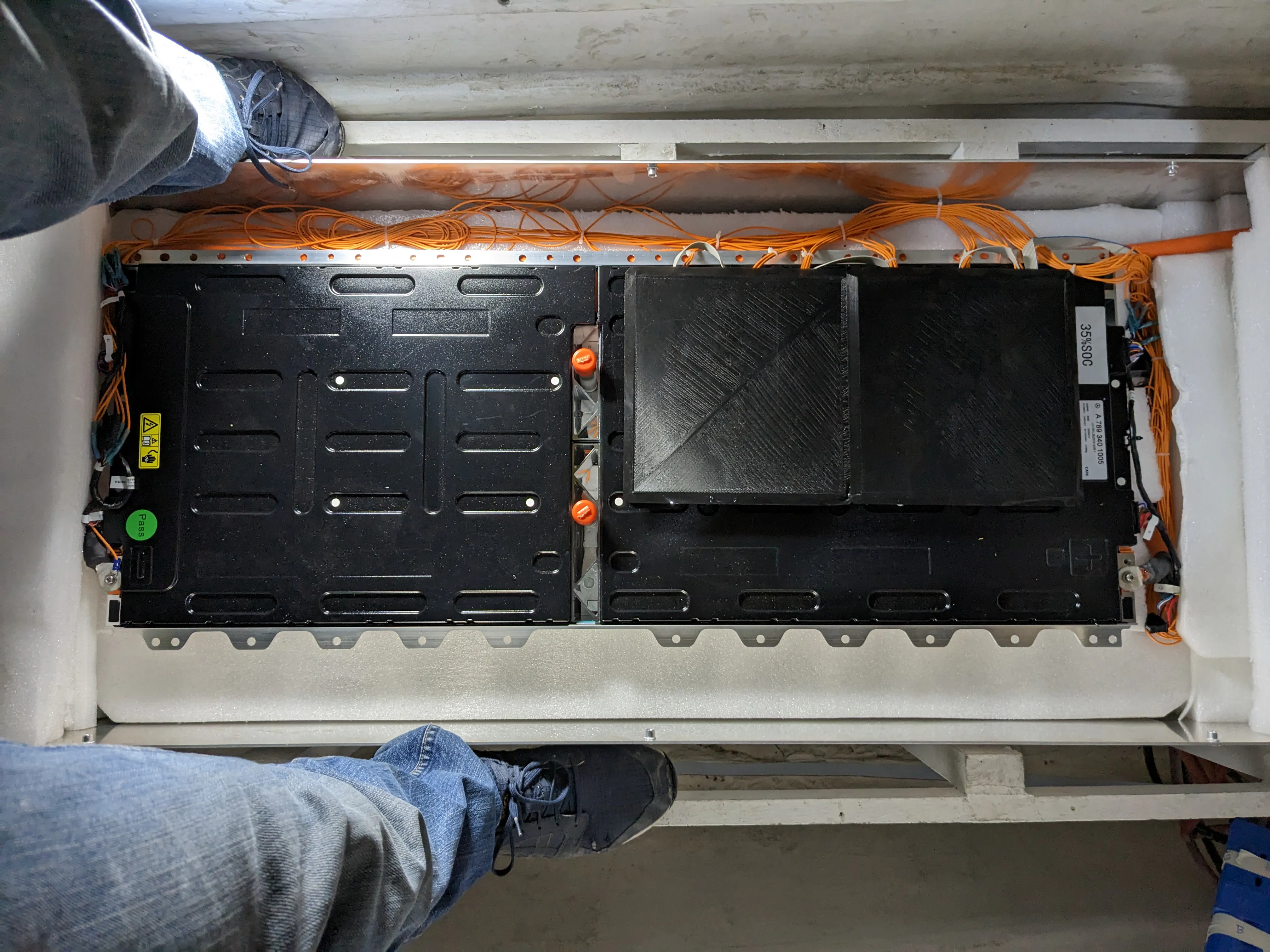 Inside the aluminum battery box Inside the aluminum battery box