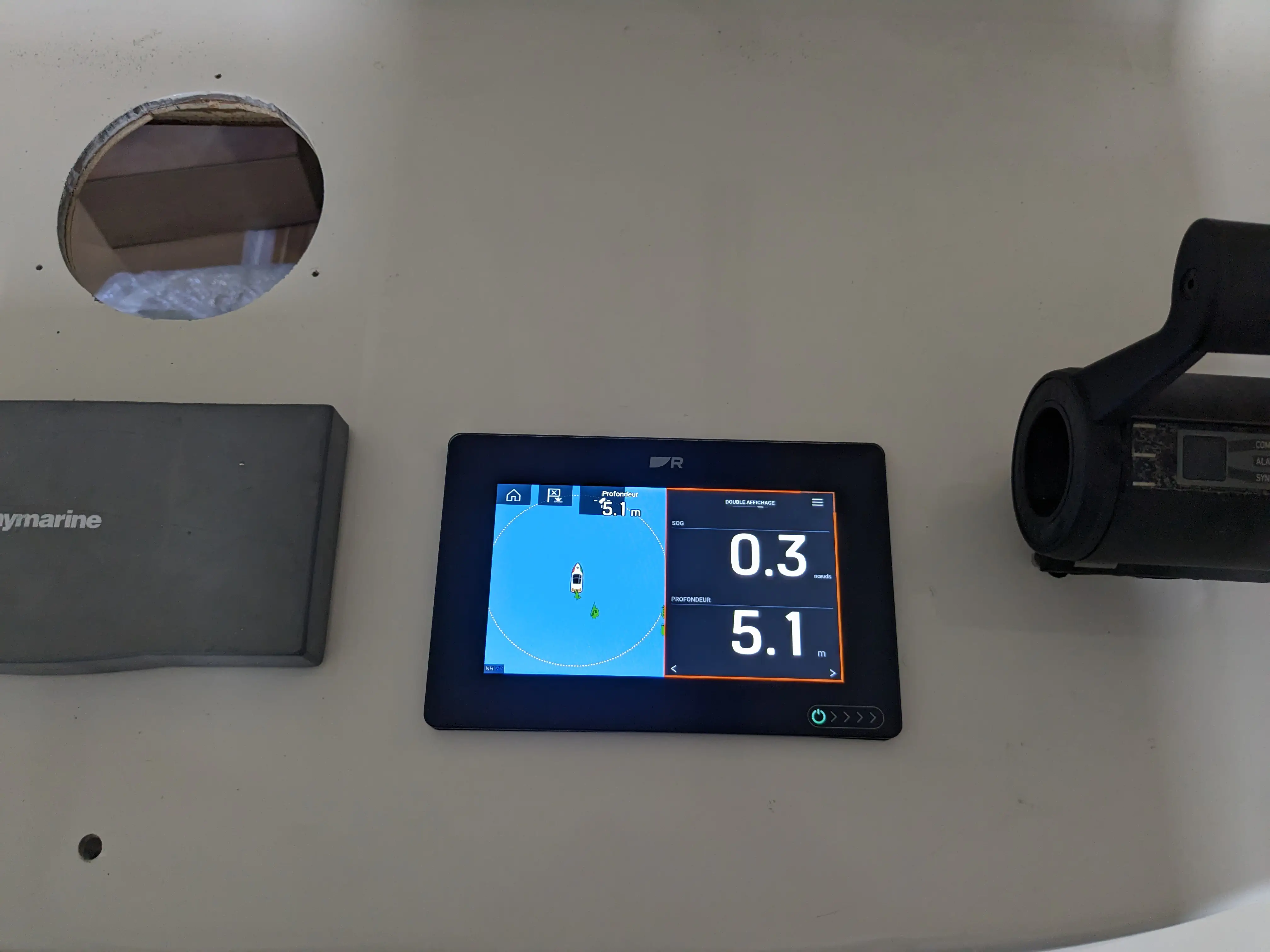 Axiom chart plotter running