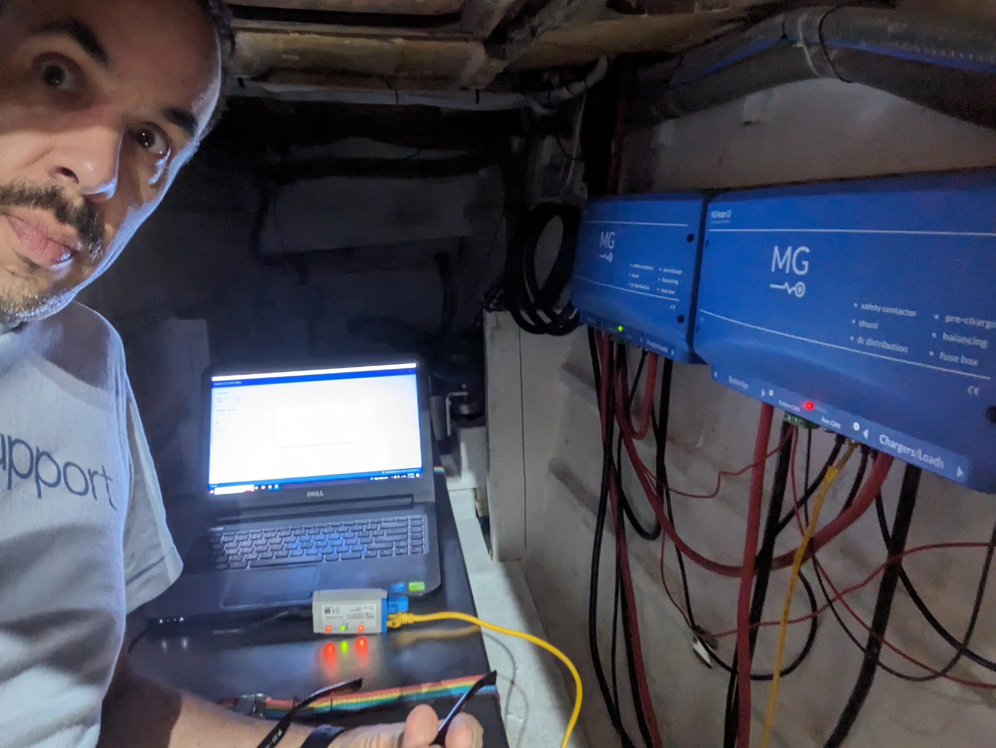 Monitoring battery parameters on laptop