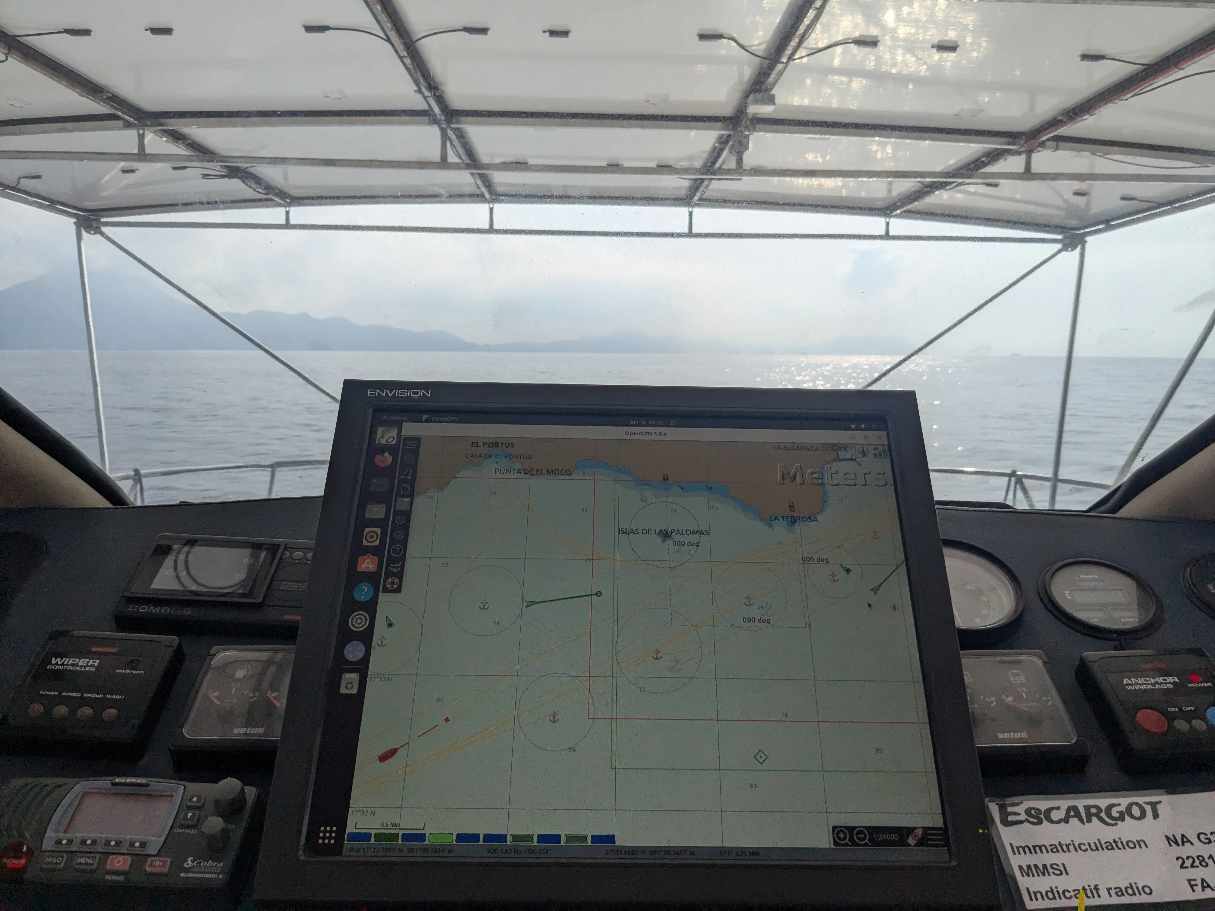 Trafic AIS sur l'ordinateur de navigation d'Escargot