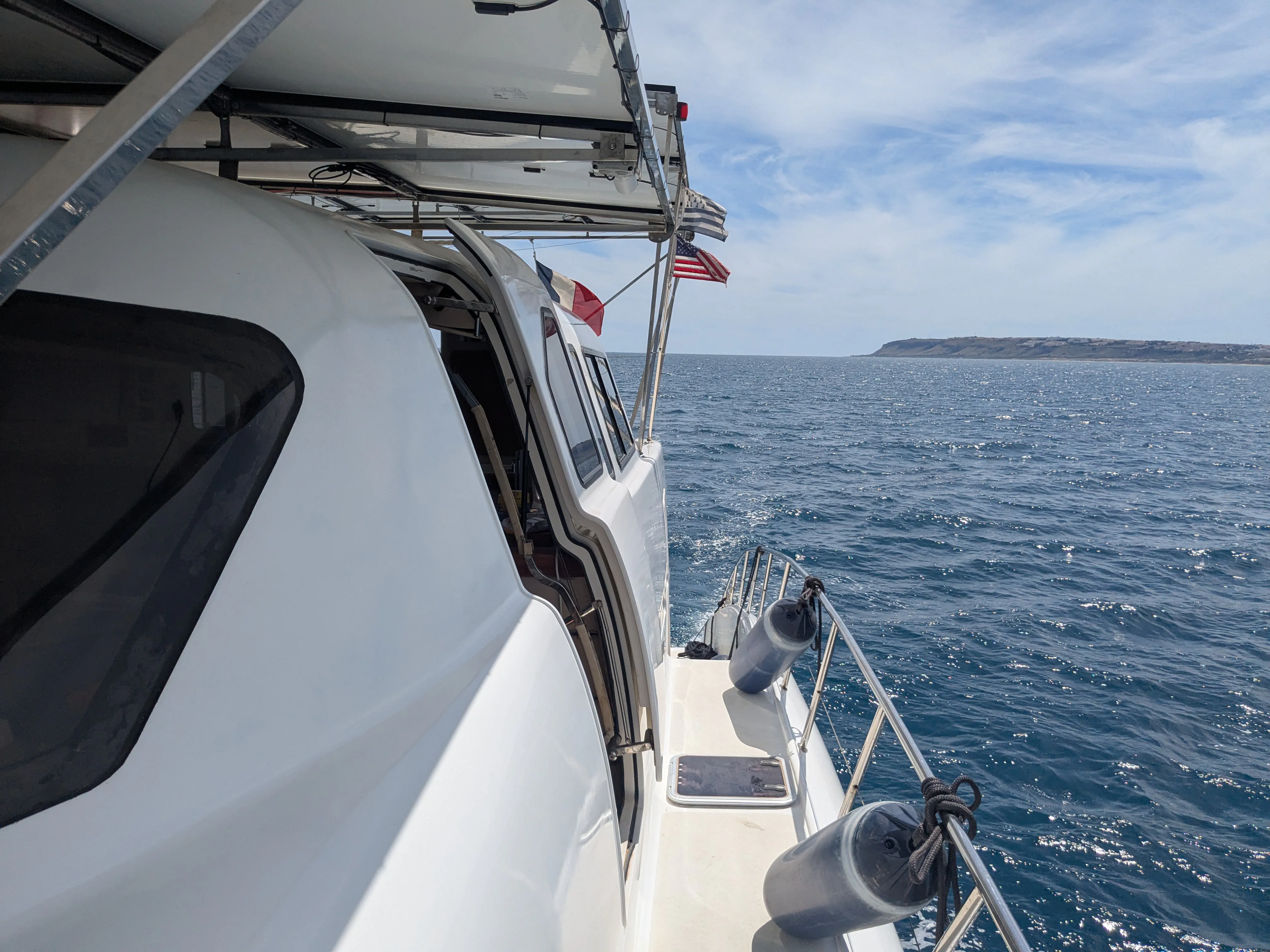 Entering the Bay of Alicante Scenic view of the Bay of Alicante from the water