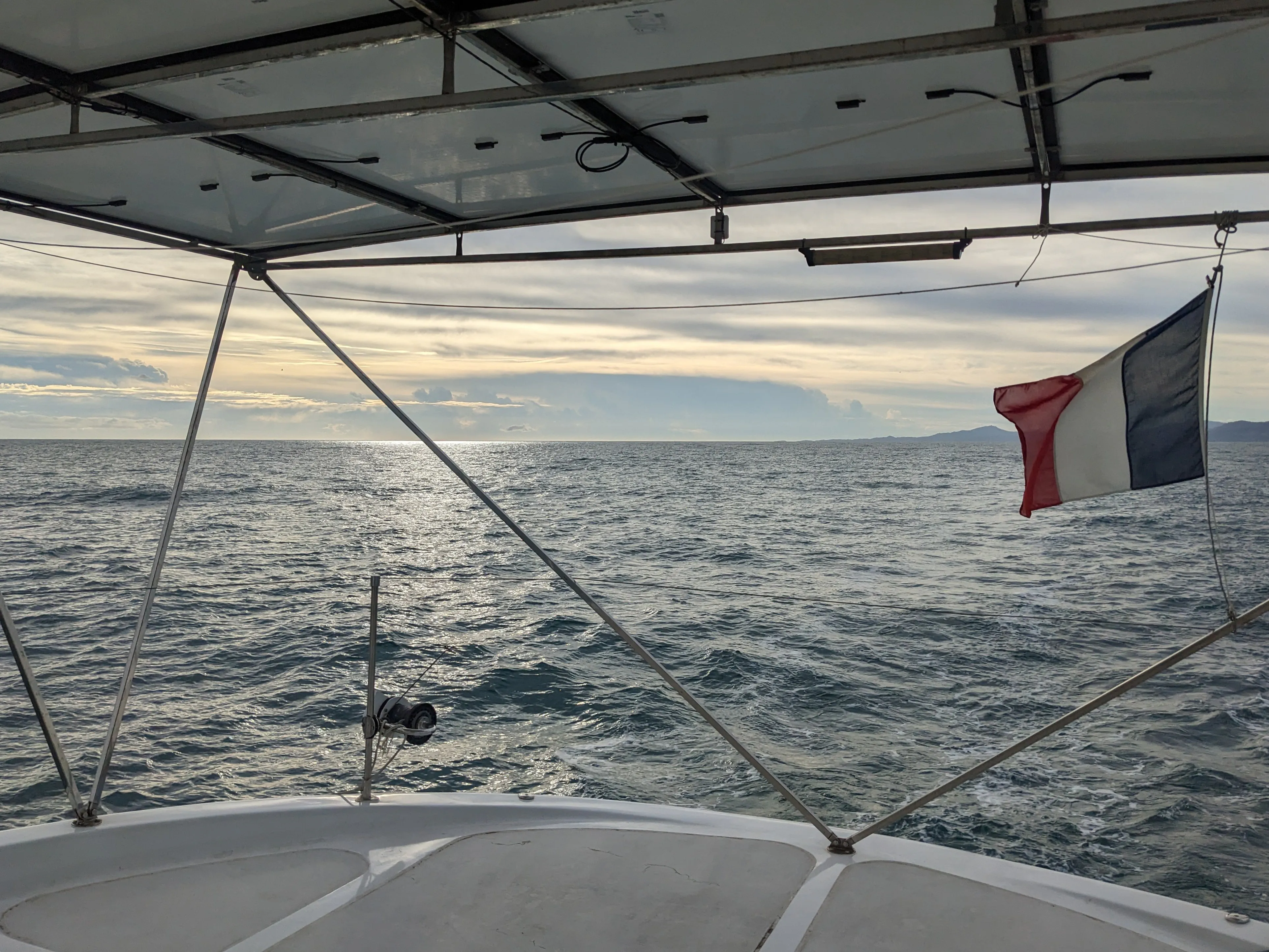 Navigation sous un ciel couvert